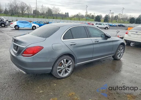 2021 Mercedes-Benz C 300 4Matic z USA, uszkodzony, nr VIN W1KWF8EB4MR649177